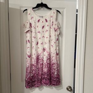 Robbie Bee White Dress with Magenta Floral Accent size XL